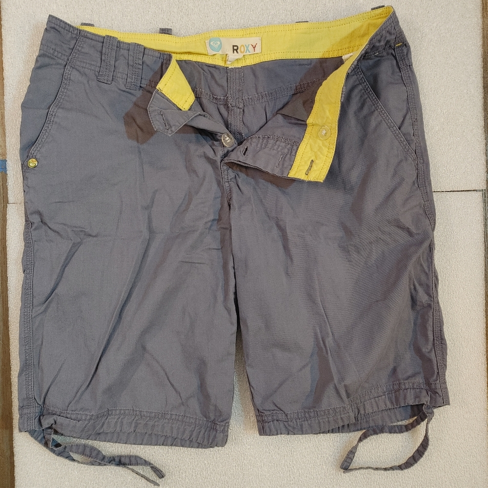 Roxy Shorts Women's Size 11 Gray Cargo Bermuda Drawstrings L468378